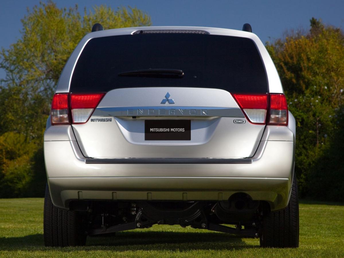 Mitsubishi Endeavor technical specifications and fuel economy